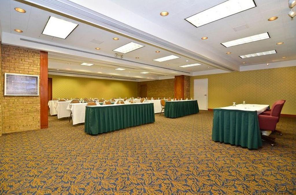 Clock Tower Resort And Conference Center - Rockford Negocio foto